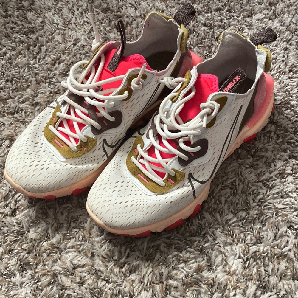 Nike Sneaker